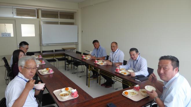 播磨町立播磨西小学校給食視察