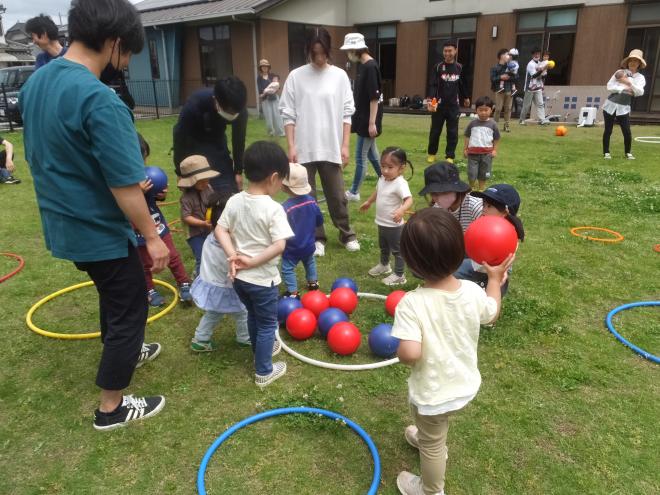 ボールで遊ぶよ