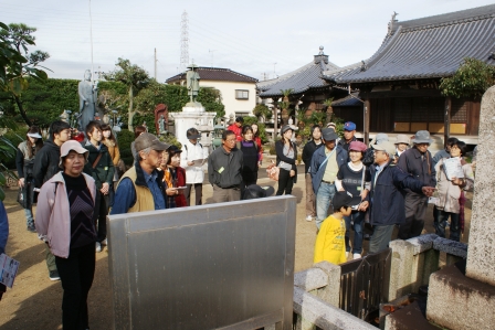 蓮花寺横文字の墓